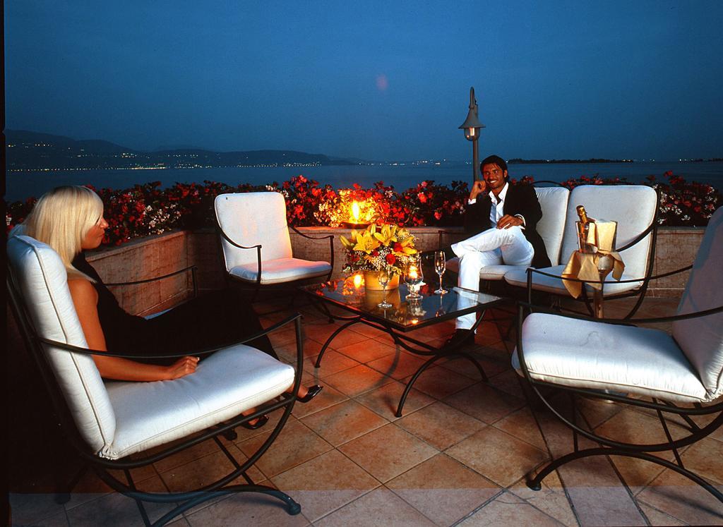 Hotel Savoy Palace Gardone Riviera Exterior photo