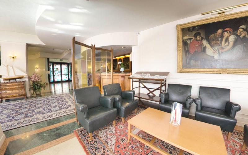 Hotel Savoy Palace Gardone Riviera Exterior photo