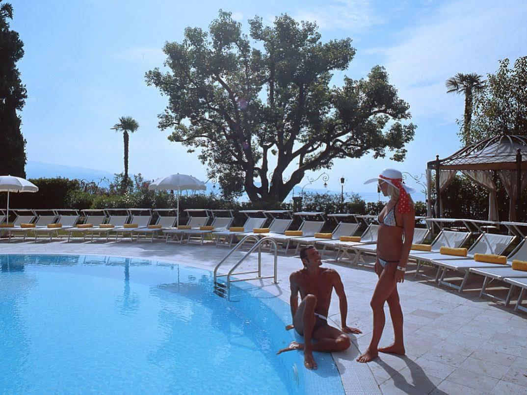 Hotel Savoy Palace Gardone Riviera Exterior photo