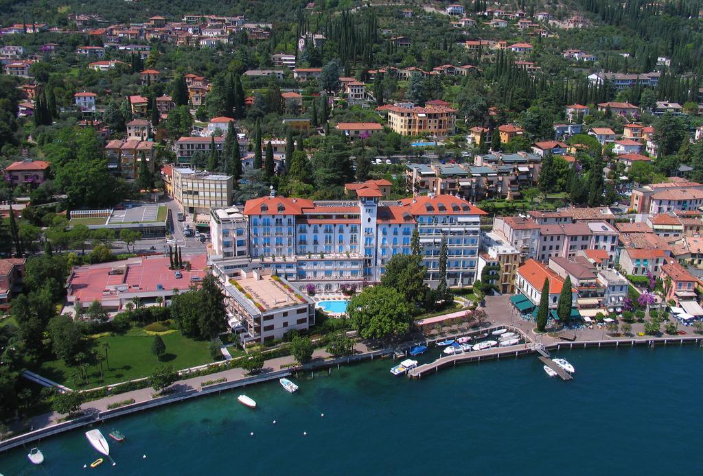 Hotel Savoy Palace Gardone Riviera Exterior photo