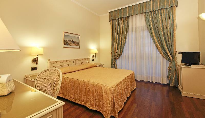 Hotel Savoy Palace Gardone Riviera Exterior photo